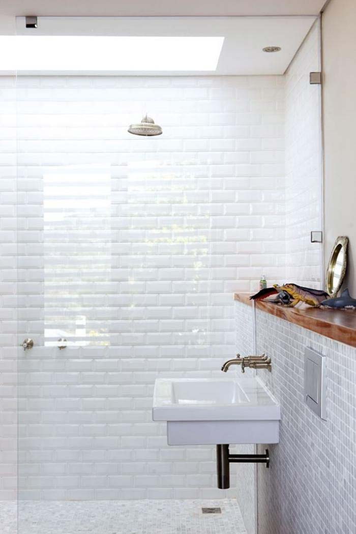 Banheiro branco com texturas