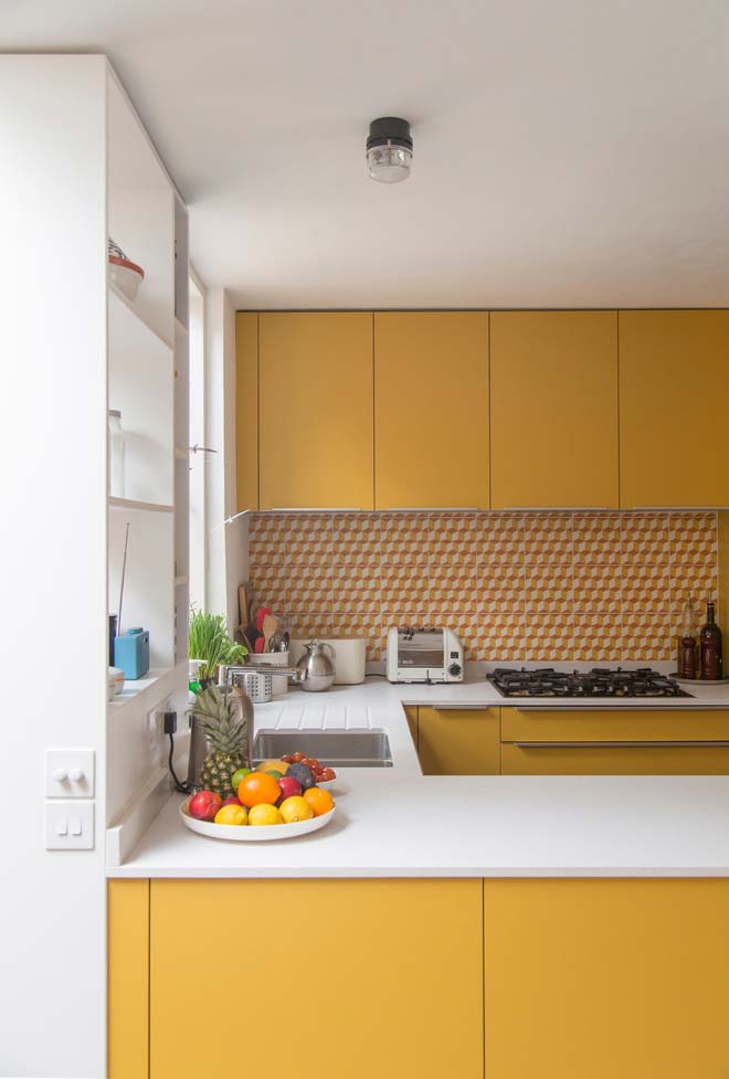 Cozinha amarela planejada