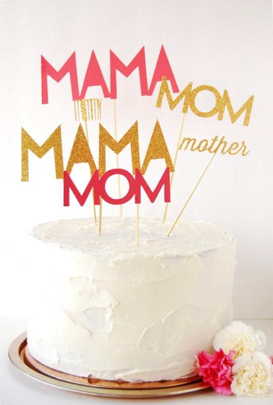 Decoração Dia das Mães: bolo simples, mas personalizado