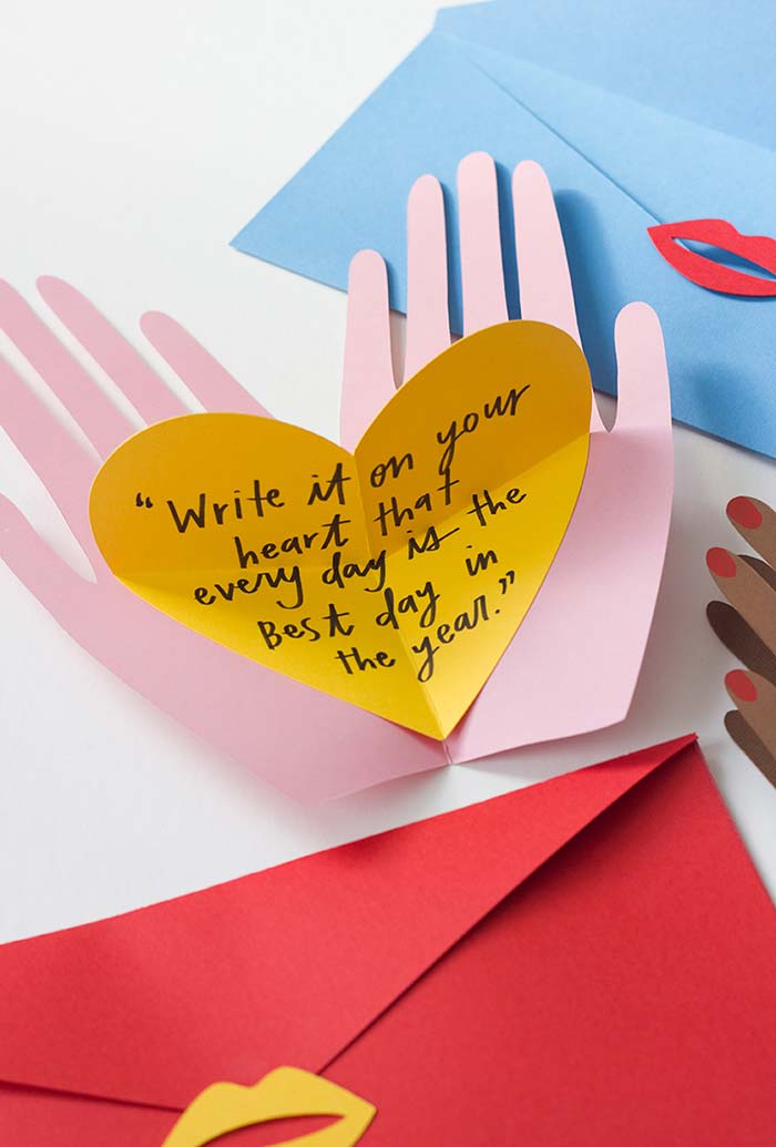 Cartão pop-up para entregar uma mensagem especial para o seu amor