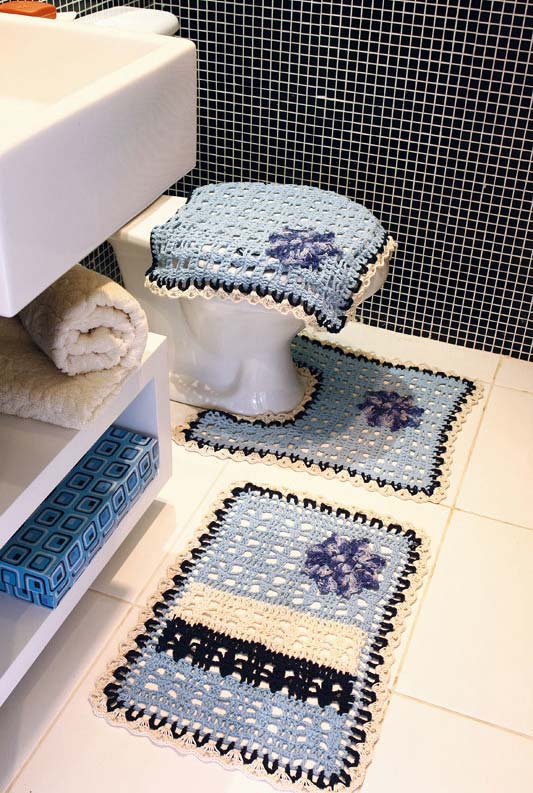 Conjunto para banheiro com tapete de crochê