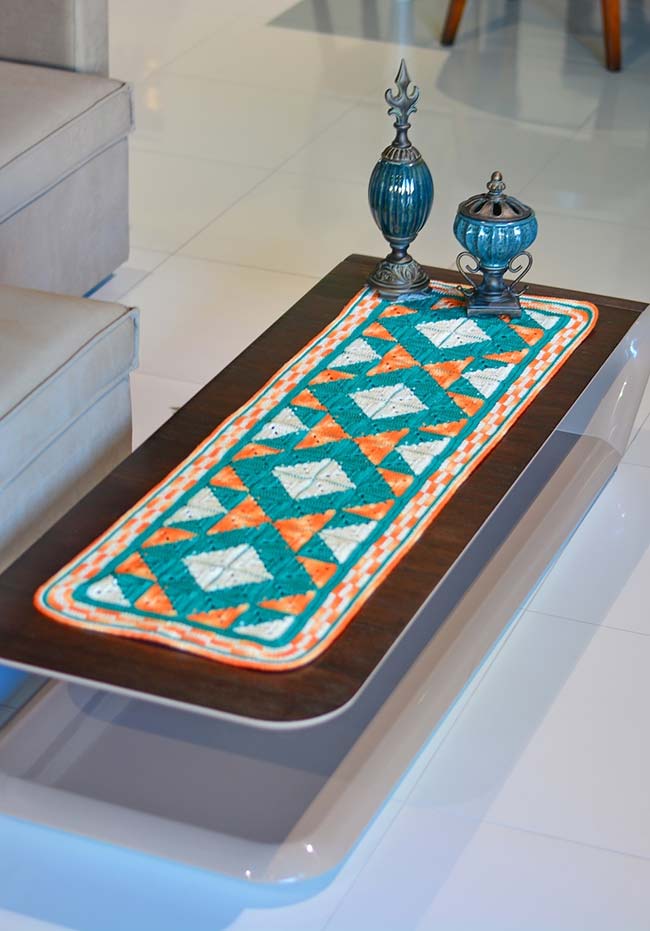 Caminho de mesa de crochê: veja incríveis modelos e passo a passo