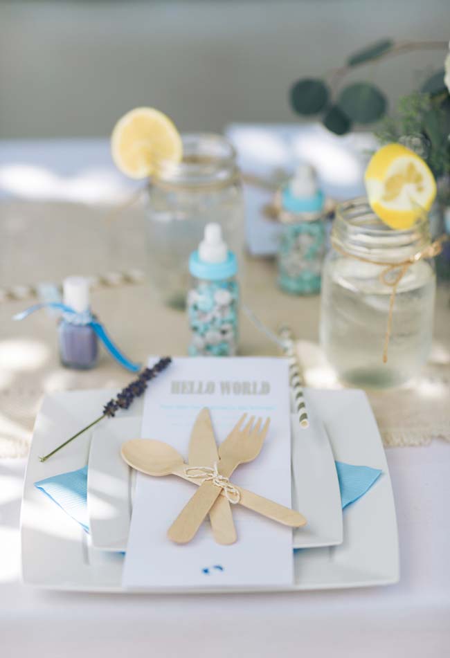 Decoração chá de bebê para mesa com folhinhas e frutas naturais