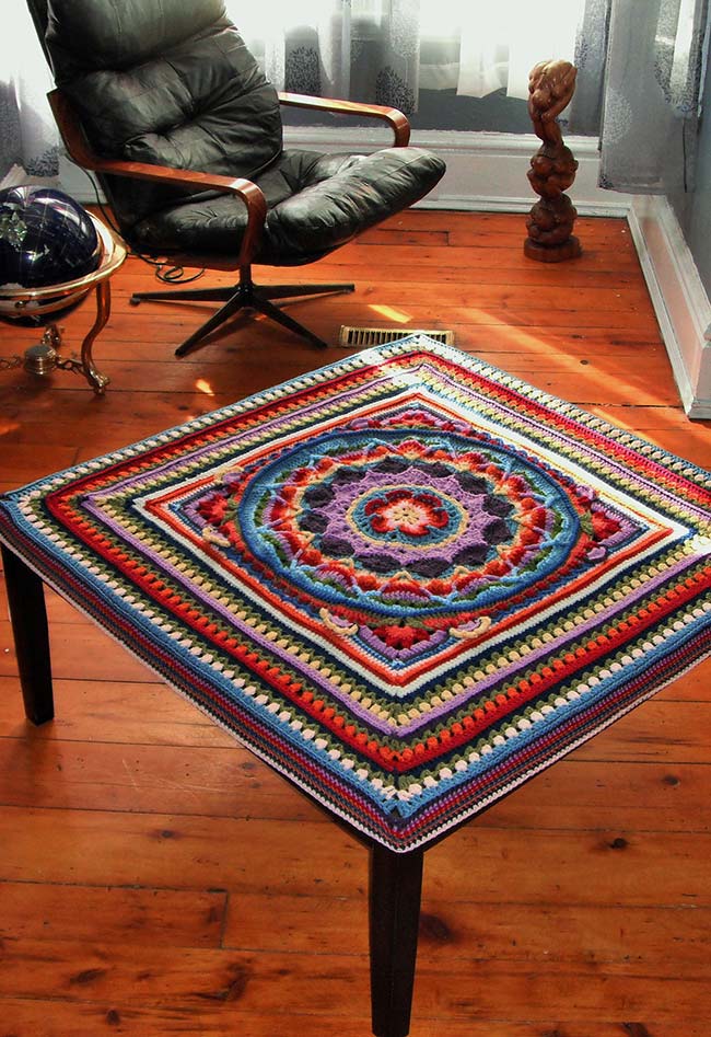 Toalha de mesa de crochê com mandala