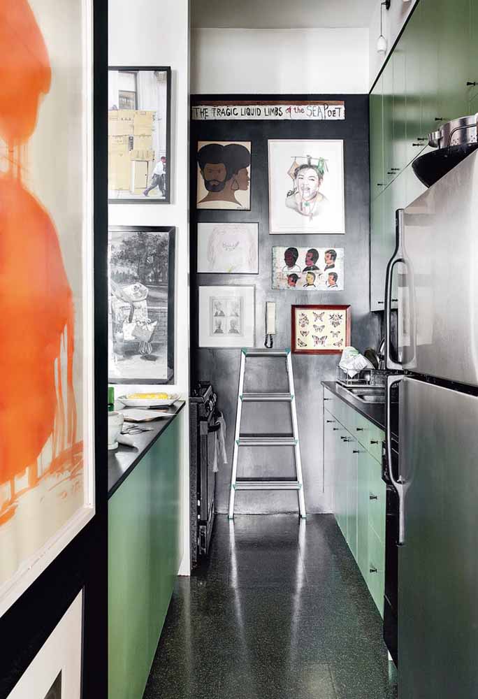 Uma ideia super contemporânea e artística para a cozinha em verde e preto