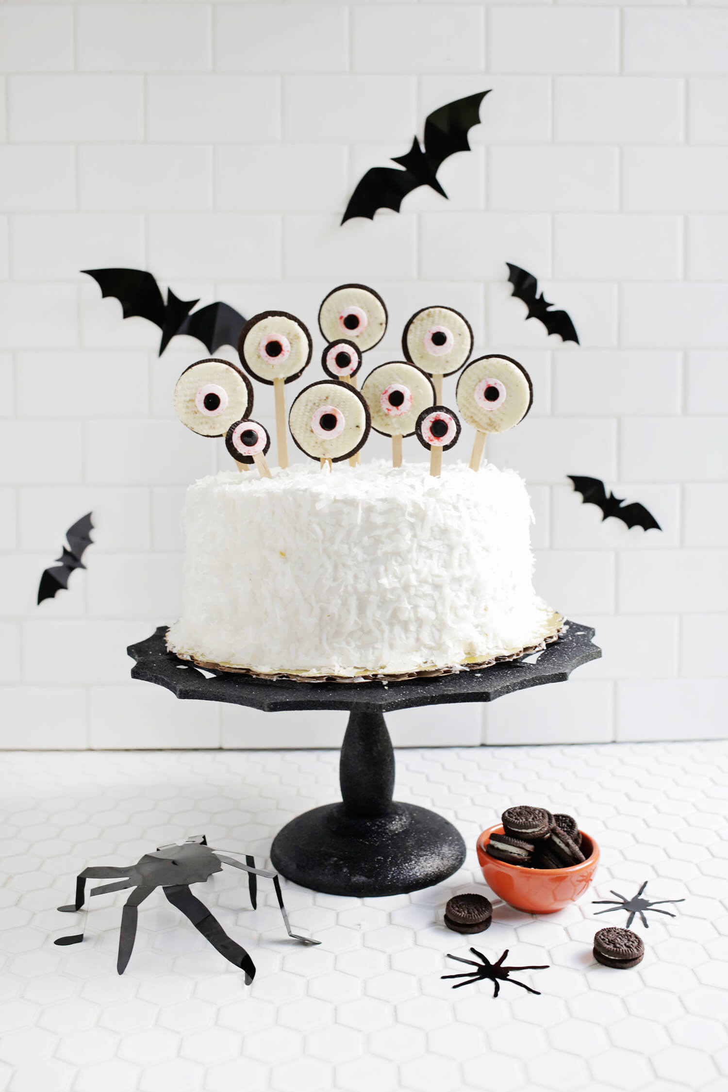 Decoração halloween ideias para o bolo: topping cheio de olhinhos curiosos