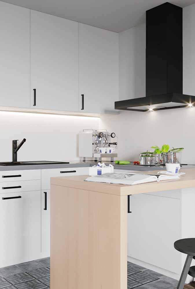 Modelo de cozinha pequena com sofisticação e aproveitamento de espaço