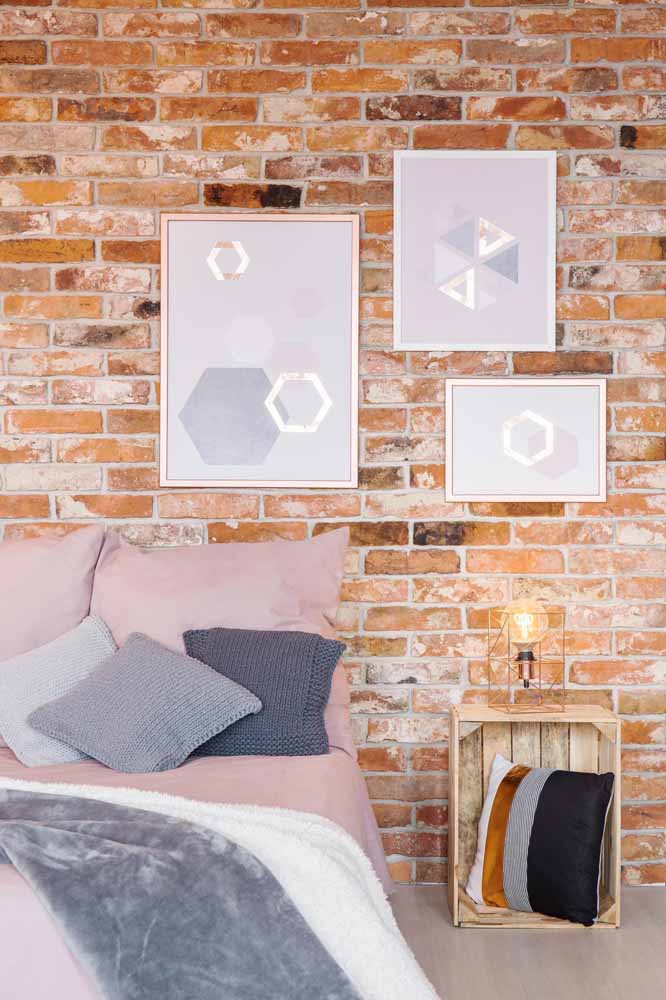 Que tal colocar apenas como mesa de apoio?