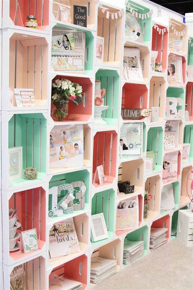 Reveze os caixotes na horizontal e vertical para formar esse painel lindo