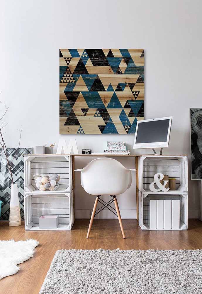 Ou como apoio de uma mesa de estudo