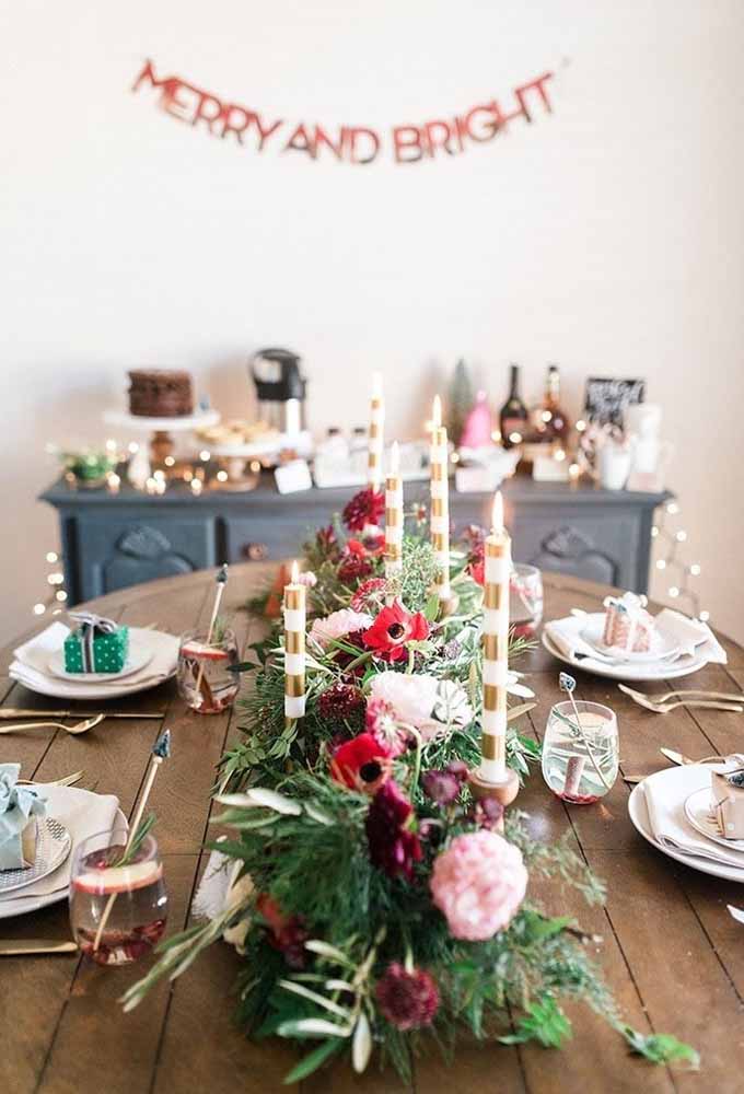 Faça uma decoração simples e barata para sua mesa de natal