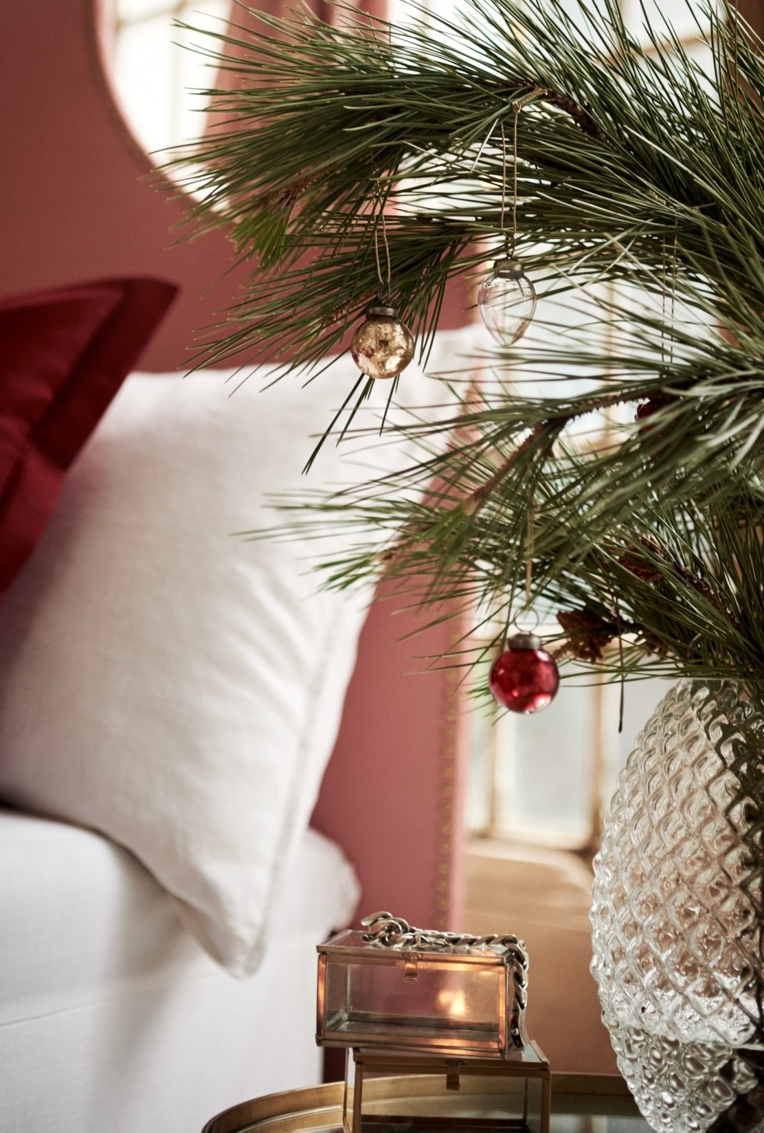 Uma árvore de Natal completamente diferente para combinar com os móveis da casa