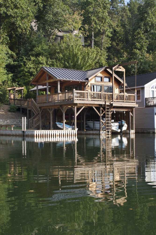 Casa no lago: modelo de casa perfeito para quem busca se reconectar a natureza