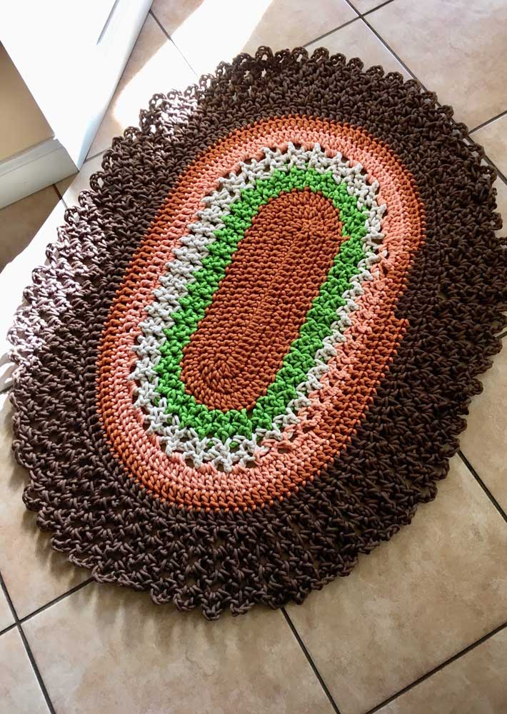 A natureza é a inspiração para esse tapete de crochê oval