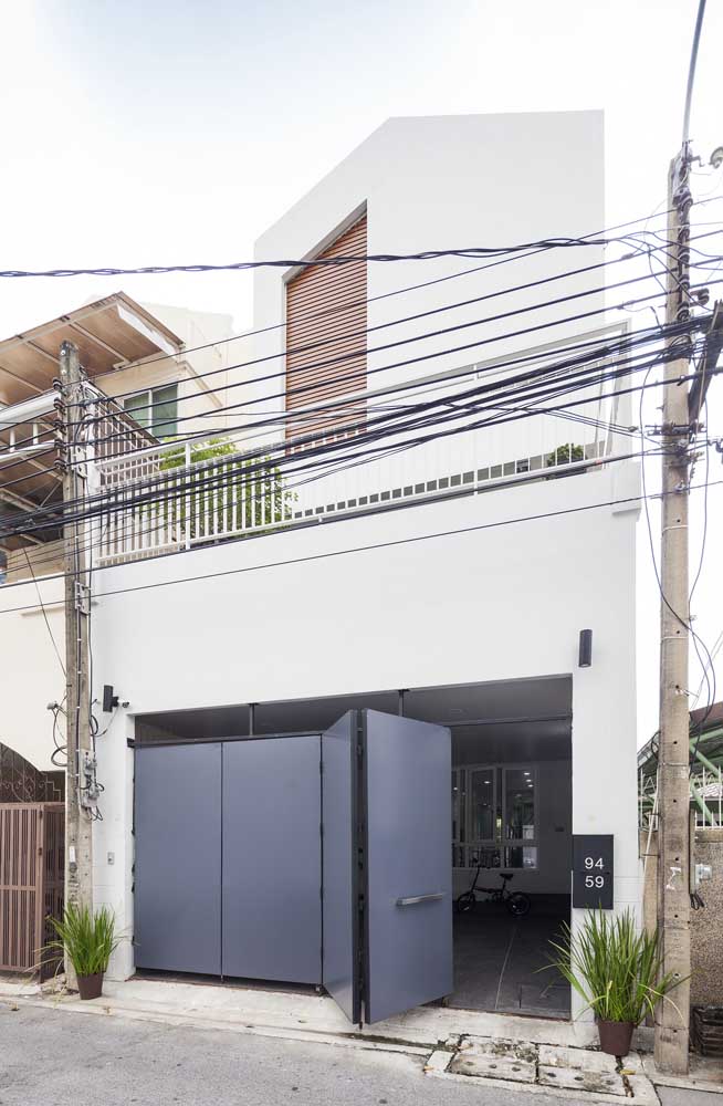 Casa simples com garagem; lembre-se de definir no momento da criação do projeto tudo aquilo que a casa precisa ter para ser funcional, bonita e confortável 