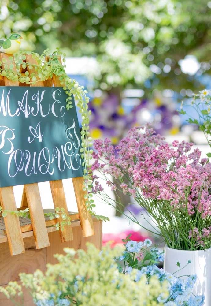 Flores são sempre usadas em decoração, não seria diferente em um ambiente ao ar livre.