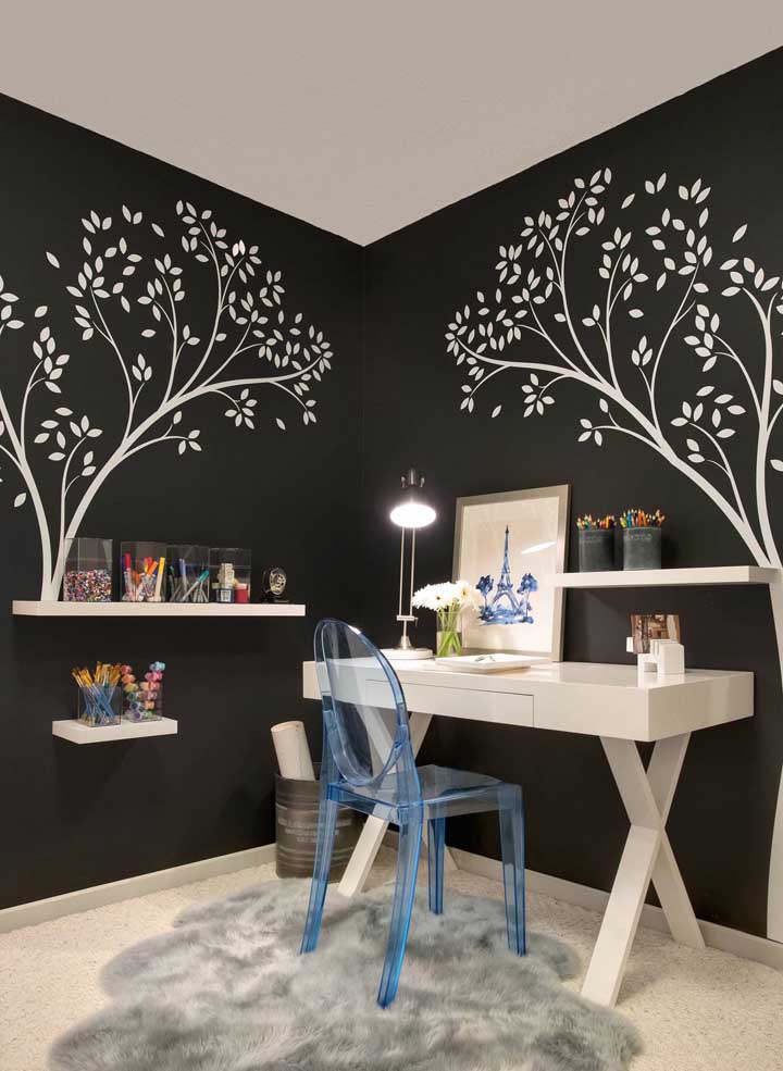 Cadeira de acrílico azul para a mesa de estudos