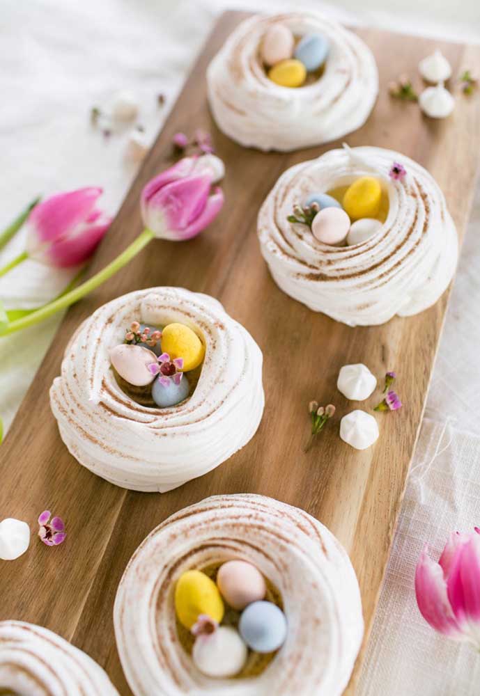 Use a criatividade para fazer doces diferenciados, levando em consideração alguns símbolos da Páscoa