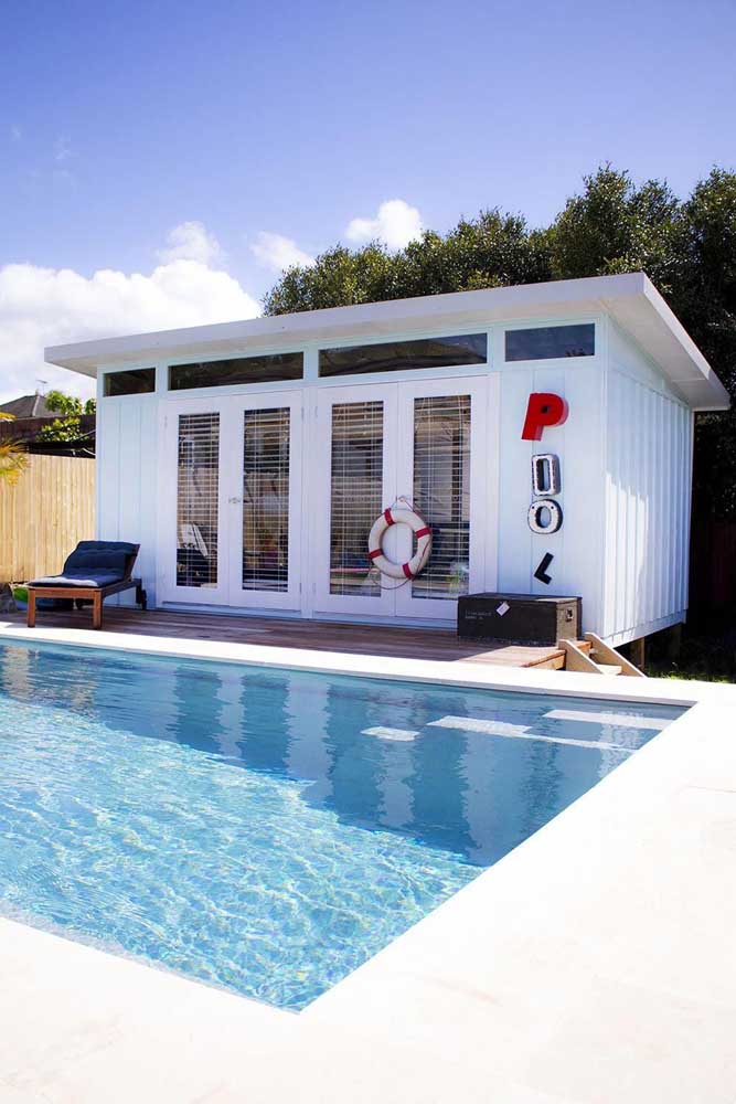 Edícula com piscina, ideal para receber amigos ou dar aquela festa na piscina sem alterar a rotina e organização da casa principal