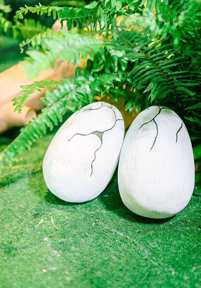 Que tal fazer um ovo de dinossauro que promete surpreender a criançada? Você mesmo pode fazer em casa.