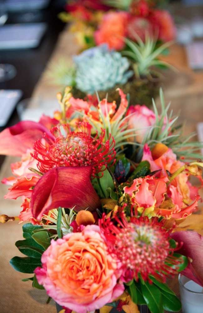 Escolha flores diferentes e com um ar mais exótico para arrasar na decoração da festa