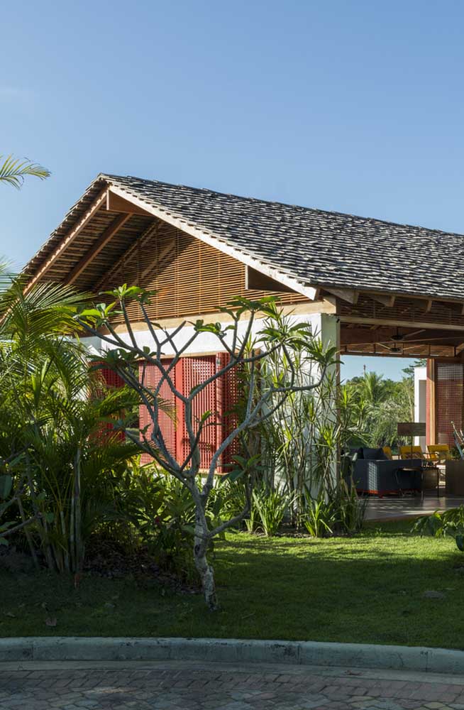 Telhado colonial em ardósia para a casa contemporânea