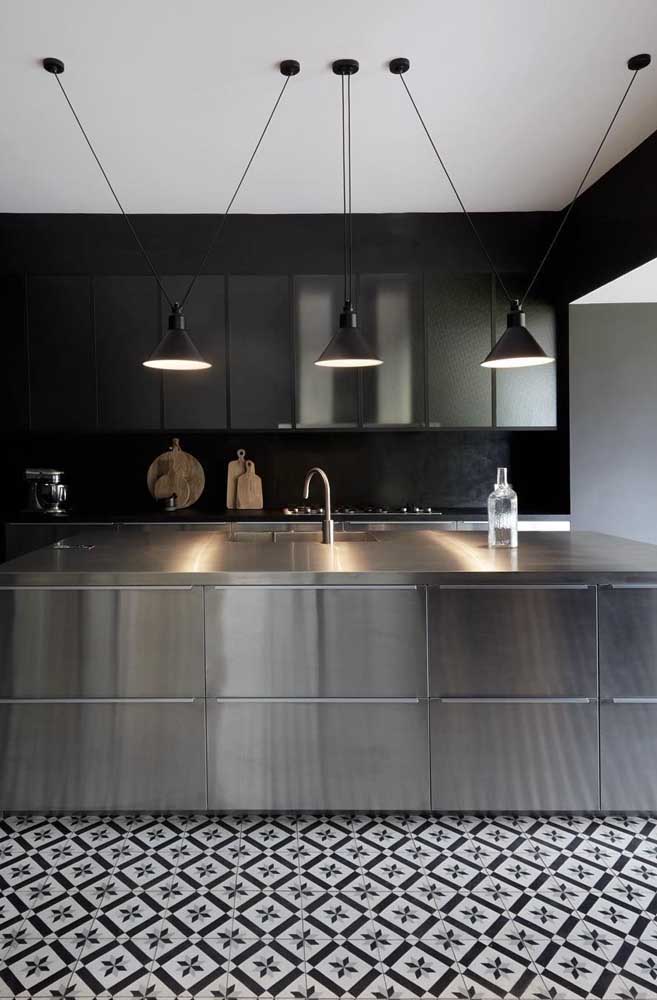 Bancada e armários de inox para a cozinha moderna