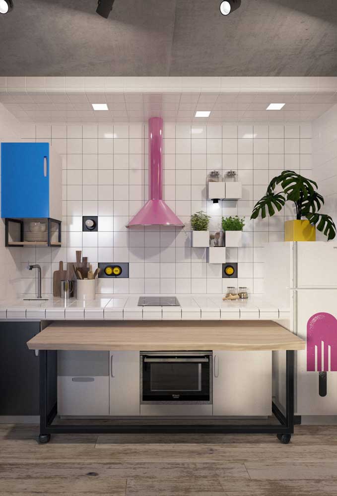 Bancada de azulejo branco para a cozinha de influência retrô