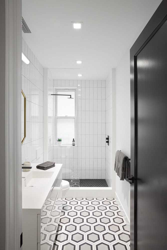 Banheiro decorado em preto e branco: moderno, clean e minimalista