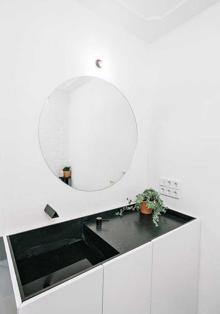 Banheiro decorado pequeno perfeito para minimalistas