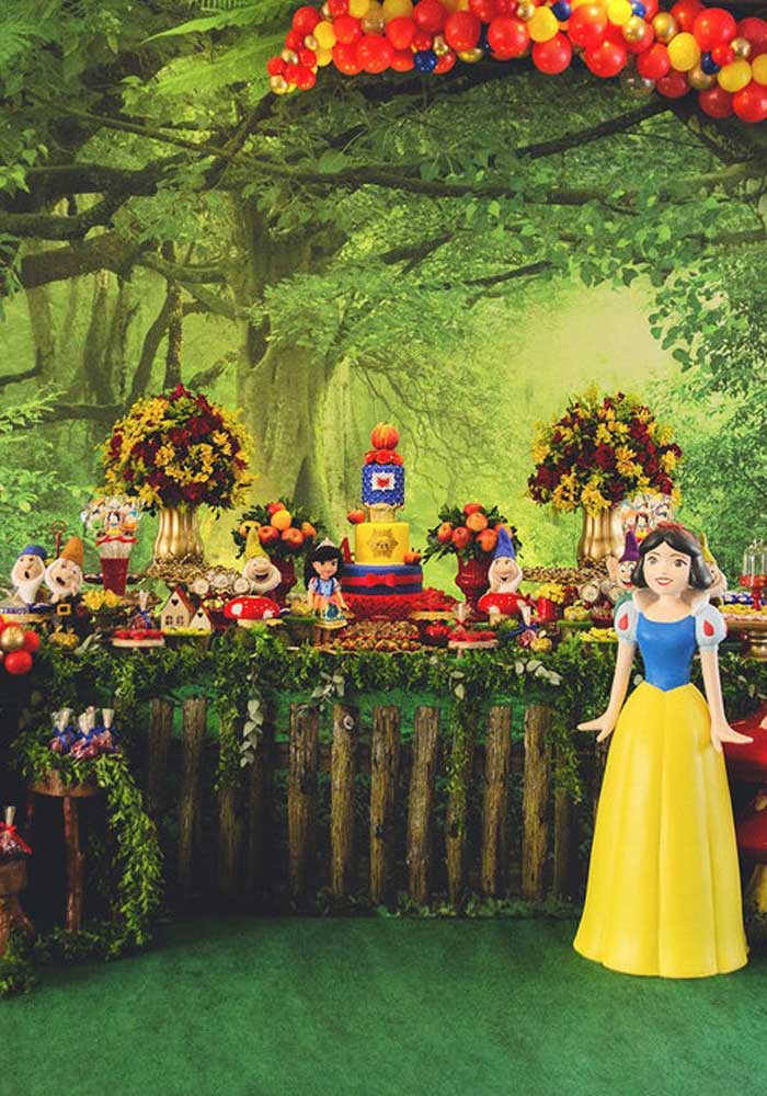 Que tal transformar o local da festa em uma verdadeira floresta encantada da Branca de Neve?