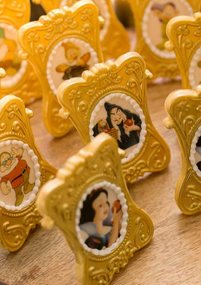 Olha que porta-retrato mais incrível para entregar como lembrancinha Branca de Neve?