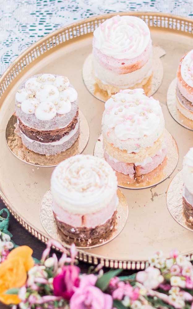 Mini bolos para sobremesa da festa de noivado
