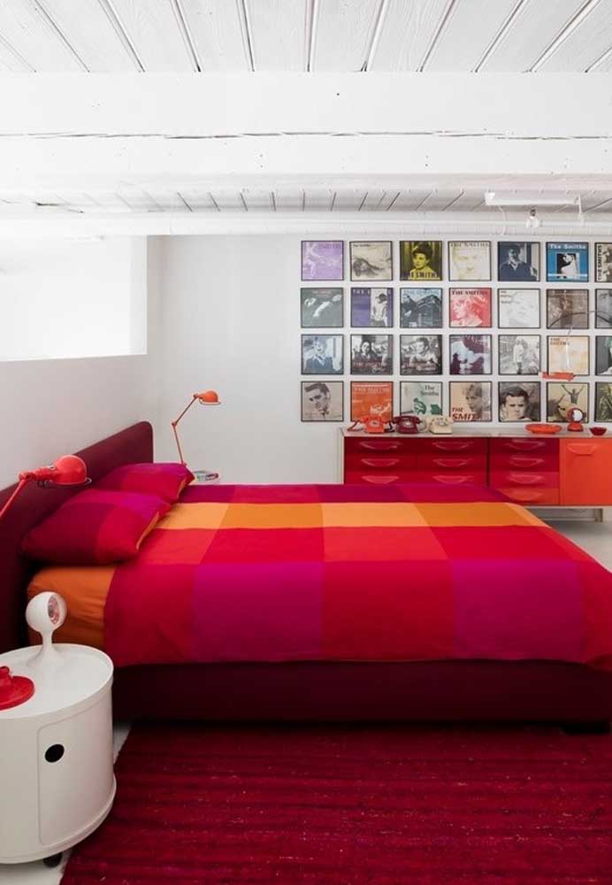 Você pode apostar em cores mais fortes e vibrantes na hora de decorar o quarto.