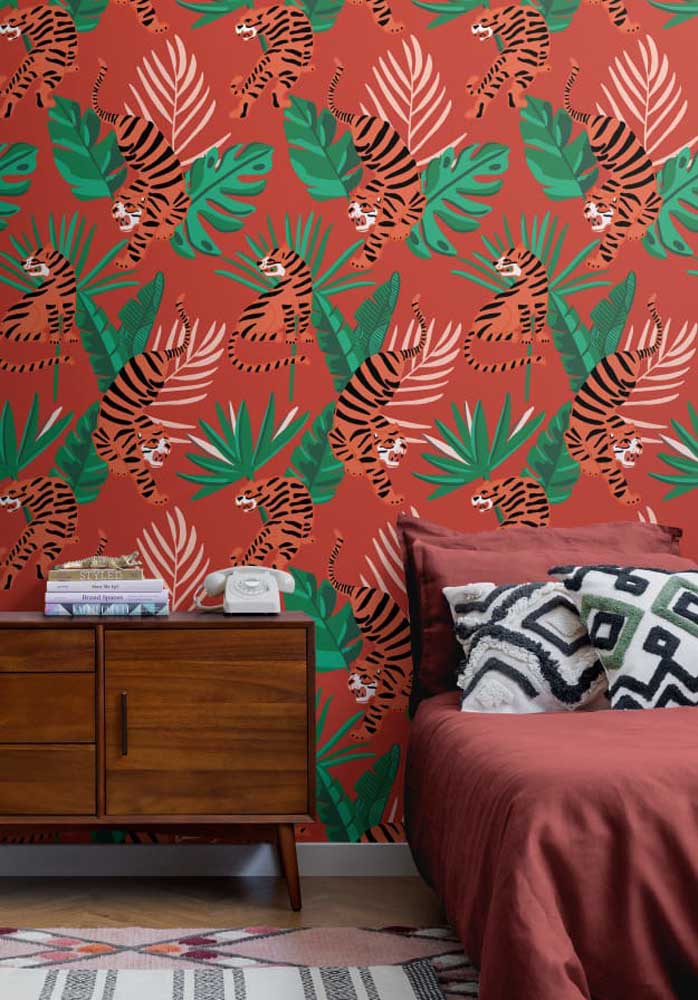 Olha que papel de parede totalmente diferenciado para fazer um quarto vermelho.