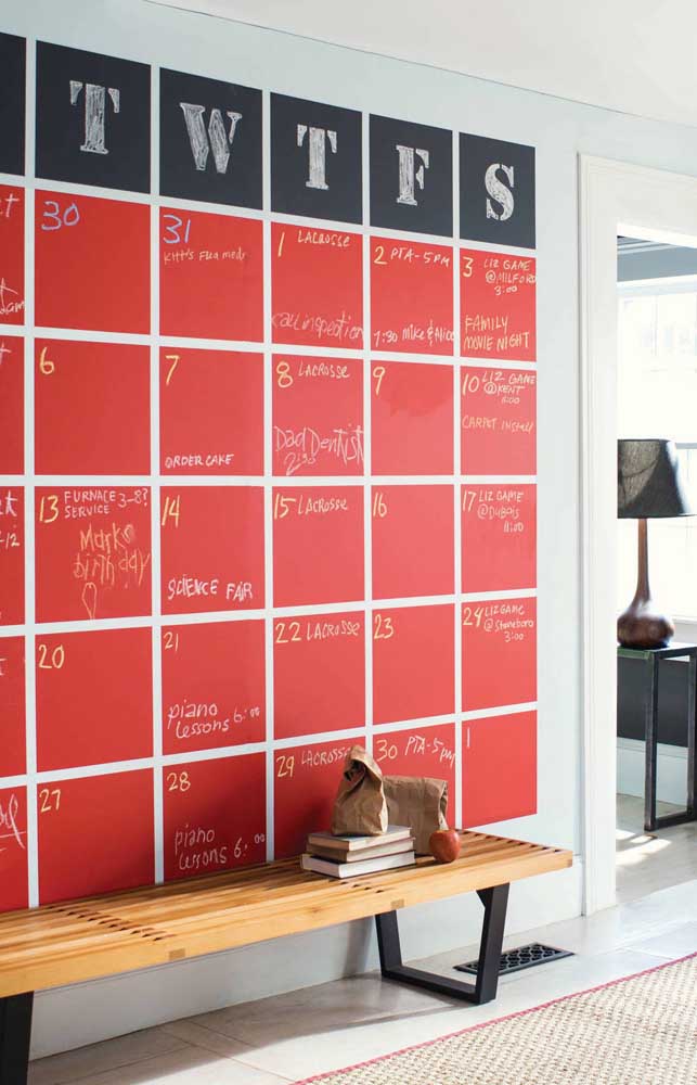 Quem disse que não dá para fazer uma tinta lousa colorida?