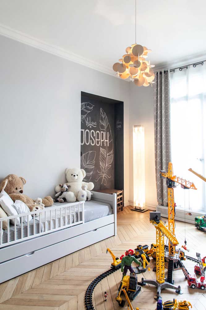 Você pode desenhar o que quiser na tinta lousa.