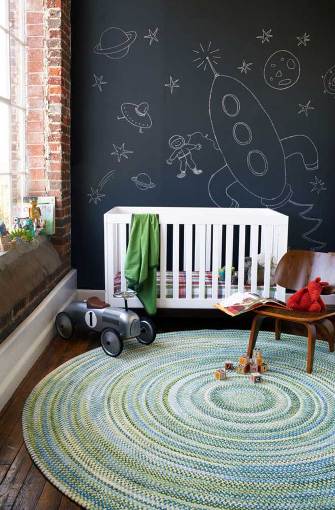 Use a imaginação no painel do quarto das crianças.