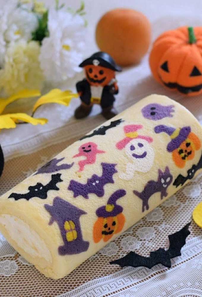 Você já viu o bolo de rolo com o tema halloween divertido como esse?