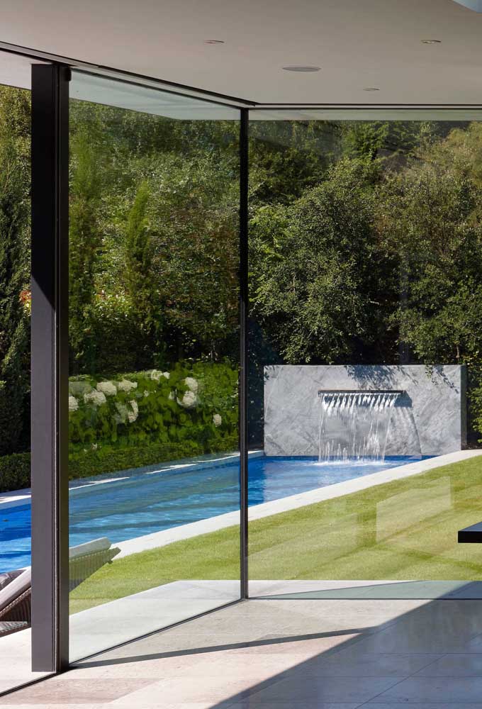 Cascata para piscina: vantagens, como escolher, dicas e fotos