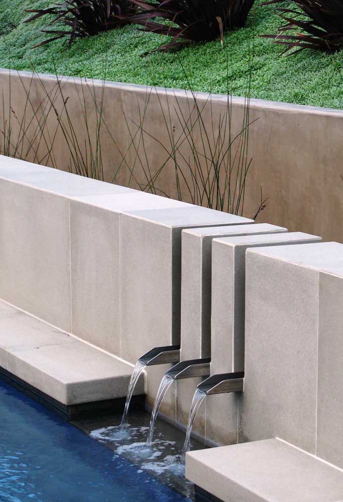 Cascata para piscina: vantagens, como escolher, dicas e fotos