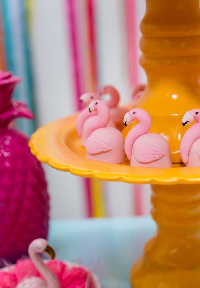 Na festa do flamingo capriche em cada detalhe.