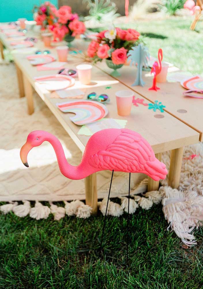 Até colocar um flamingo decorativo.