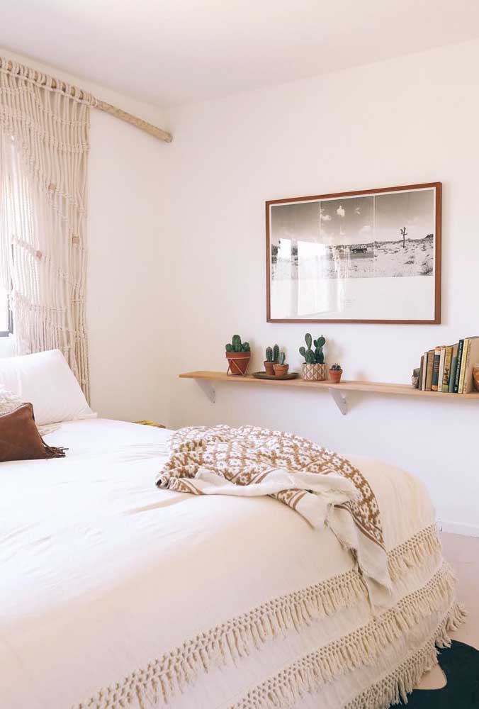 Que tal apostar no estilo campestre para decorar o quarto de casal simples?