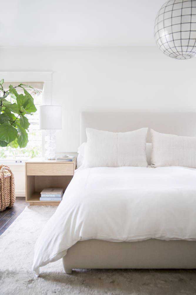Quarto de casal simples: 60 ideias incríveis para você acertar na decoração