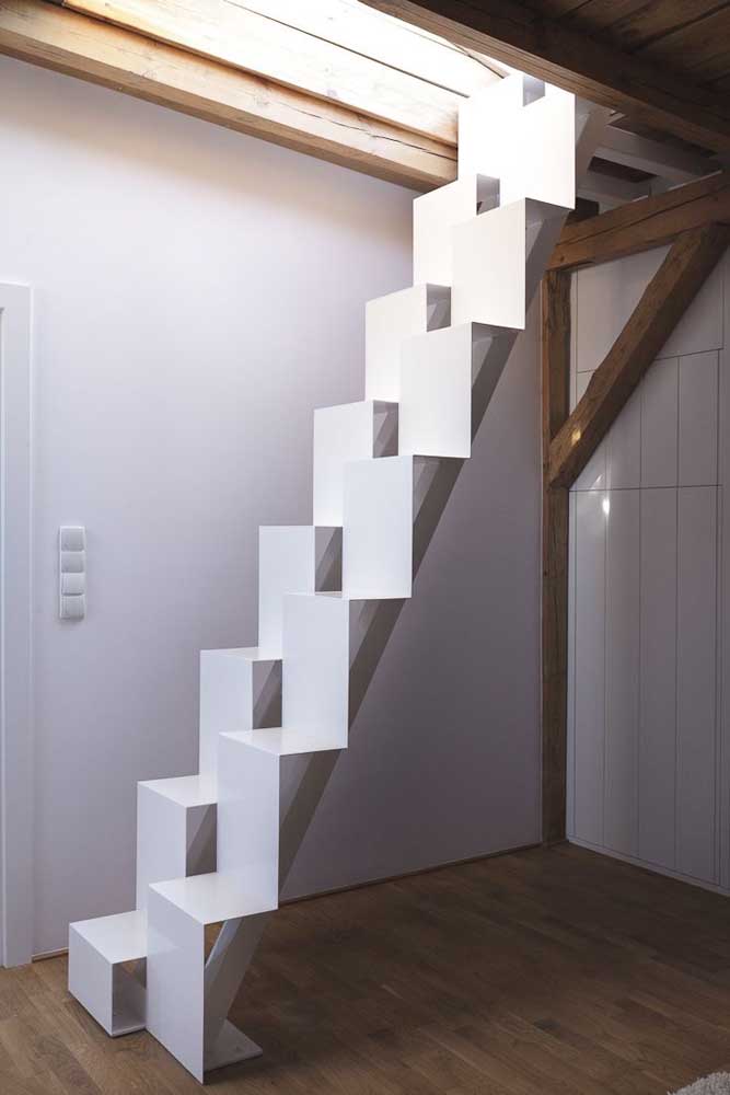 Escada de ferro: vantagens, modelos e fotos inspiradoras