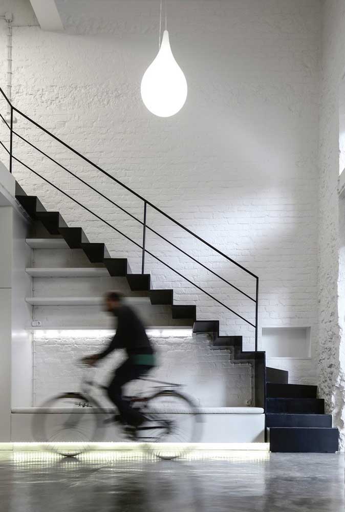 Escada de ferro: vantagens, modelos e fotos inspiradoras