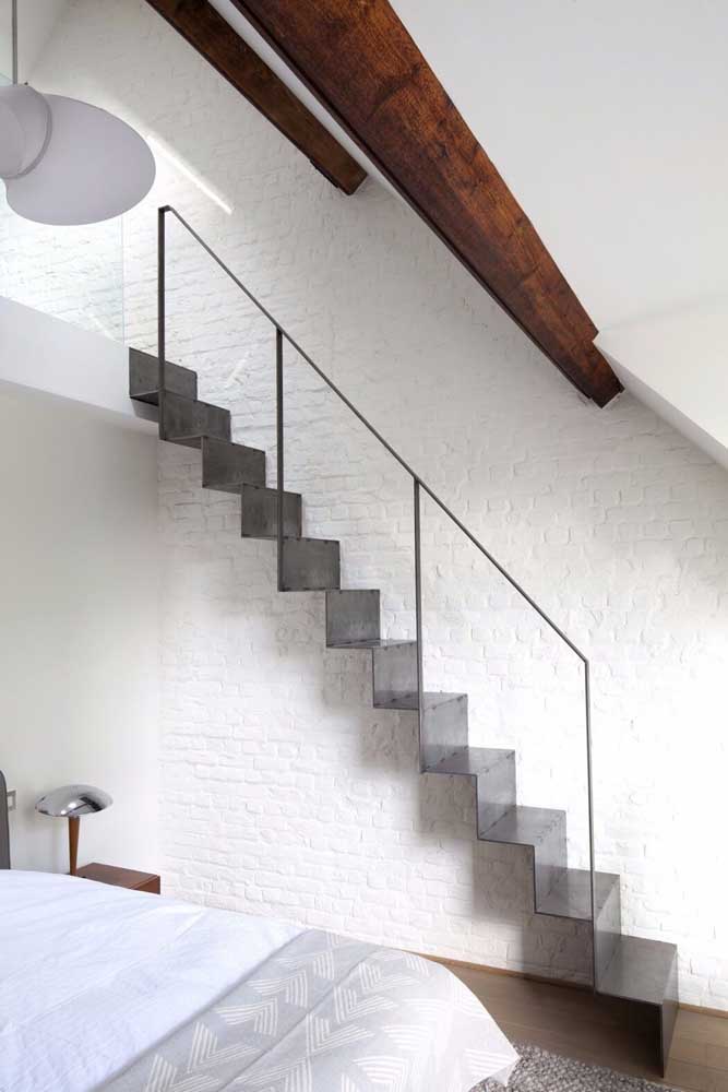 Escada de ferro: vantagens, modelos e fotos inspiradoras