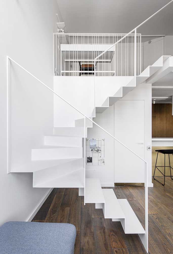 Escada de ferro: vantagens, modelos e fotos inspiradoras