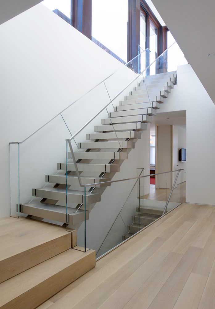 Escada de ferro: vantagens, modelos e fotos inspiradoras